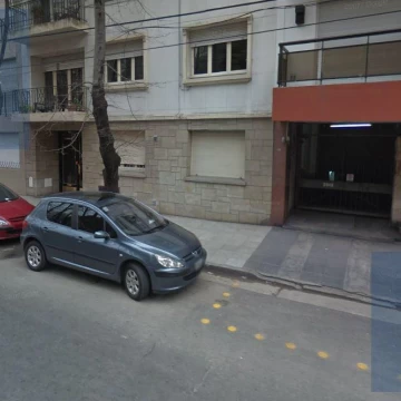 Venta Cochera 13 m² en Centro · a 150 m de Plaza Colón y Playa Bristol