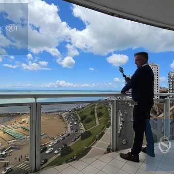 Venta Departamento tres ambientes con vista al mar · cochera en La Perla