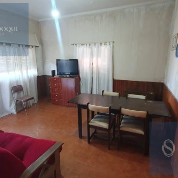 Venta Casa tres ambientes con cochera y servicios completos en Las Avenidas