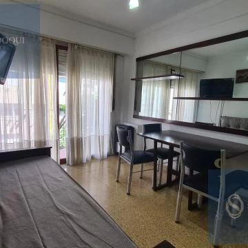 Alquiler temporario - Departamento dos ambientes con balcon - Santa fe 2046