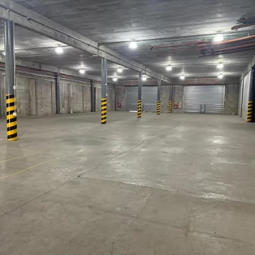 DEPOSITO DE 1200 M2 CON FRENTE COMERCIAL- MORENO