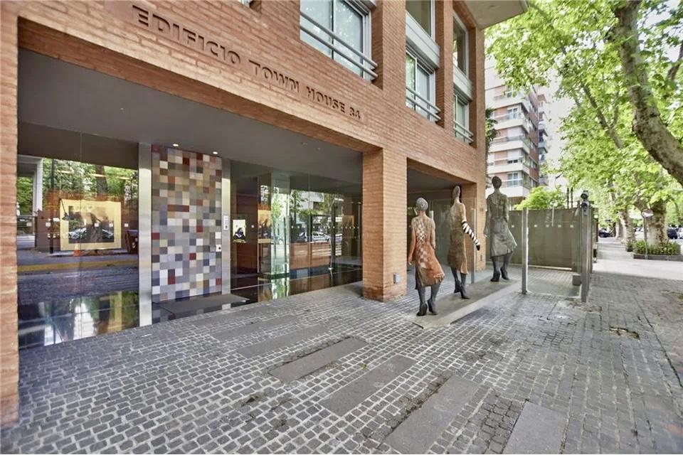 FRENTE DEL EDIFICIO