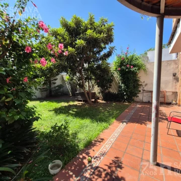 Casa 5 ambientes en olivos