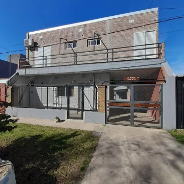 Casa amplia en Ricardone