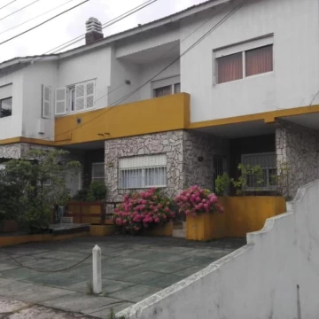 Depto. en Venta de 3 amb. en Villa Gesell. Posibilidad Permuta.