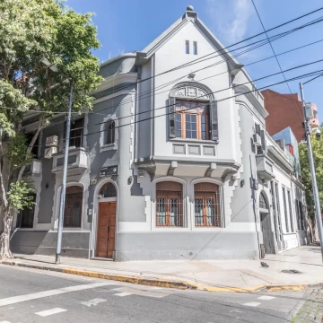 VENTA | Casa Estilo Inglés 7 amb c/quincho, terraza, garage.
