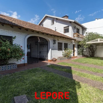 IMPORTANTE CASA EN LO MEJOR DE VILLA LURO!