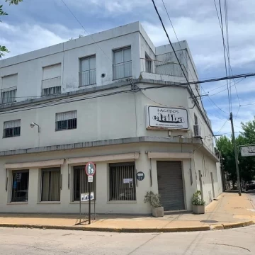 Importante esq comercial, c/ local, depósito y galpón