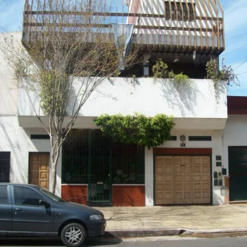Casa en venta Flores 5 ambientes