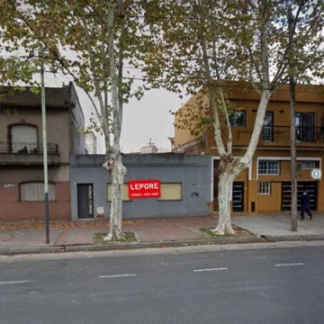 Lote en venta Pompeya 