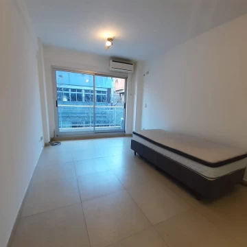 VENTA DE 2 AMBIENTES C/ BALCON AL FRENTE EN BARRIO NORTE
