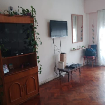 VENTA 3 AMBIENTES, FLORES