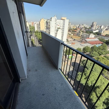 VENTA 3 AMBIENTES CON DEPENDENCIA BALVANERA