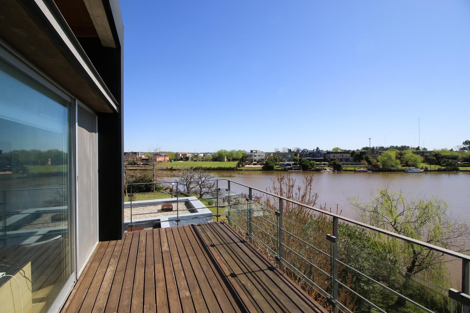 balcon master suite