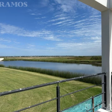 Casa en Venta a Estrenar en LAGO CENTRAL PG