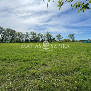 Lote al Golf en Venta en Everlinks