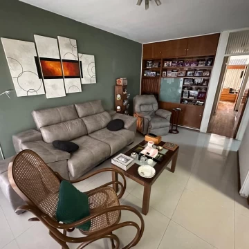 VENDE/PERMUTA hermosa propiedad ubicada en Almafuerte y Juan B Justo