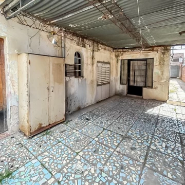 VENTA - Casa al frente a reciclar - Barrio Belgrano, Rosario. - APTA CRÉDITO.