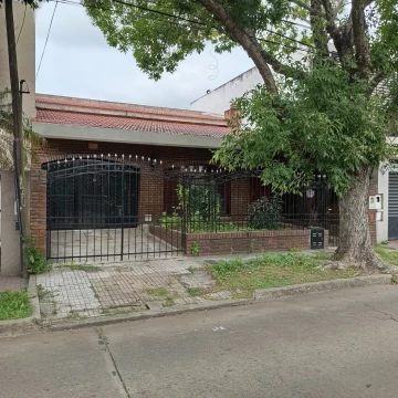 1º MES BONIFICADO! Casa tres dormitorio c/patio y pileta