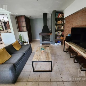 Venta - Casa 3 dormitorios con pileta - Pasaje 9 de julio 408, Villa Allende