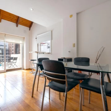 VENTA - Dúplex de 2 Dormis, comodín y balcón aterrazado - Martin, Rosario. APTO CRÉDITO.