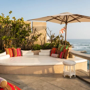VENTA  HERMOSA Y MODERNA CASA DE PLAYA EN ACANTILADO PLAYA KONTIKI PUNTA HERMOSA (609-870-1)