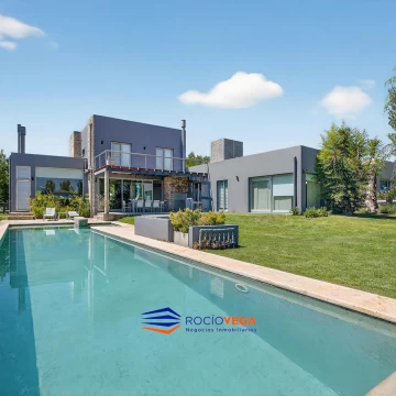 Casa a la venta en Club de Campo La Concepcion,Lujan