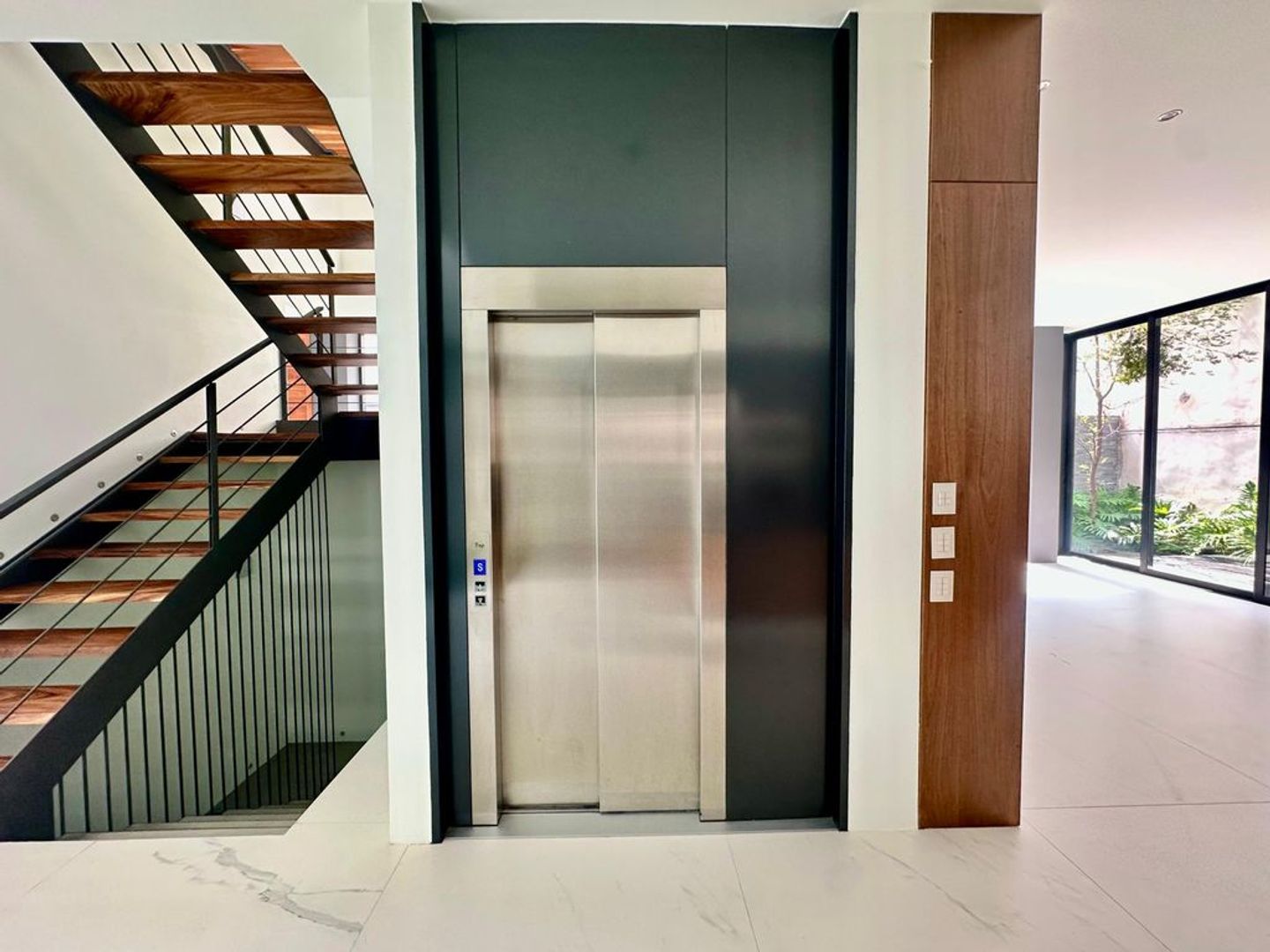 iDVPZRO-l.jpg
