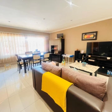 Se Vende Casa esquina- remodelada con departamento nuevo independiente - apta credito- ideal inversión