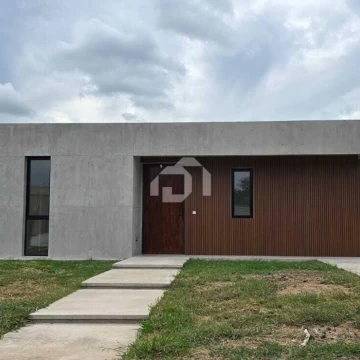 Casa  en Venta en Santa Elisa, Pilar del Este, Pilar