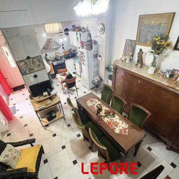 Casa en venta Parque Chacabuco 5 ambientes