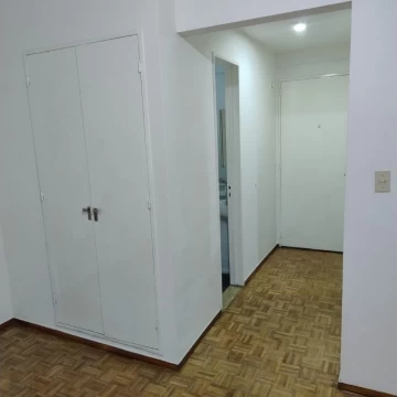 VENTA DE MONOAMBIENTE EN INMEJORABLE UBICACION