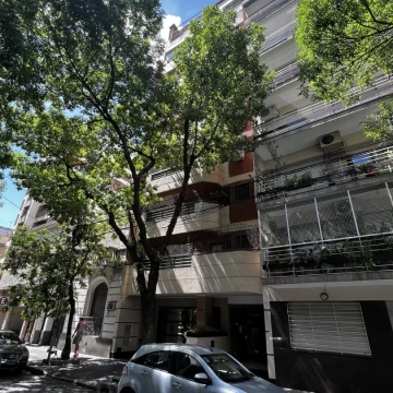 CABALLITO | Alquiler 4 amb en dúplex. Cochera doble. Quincho con terraza.