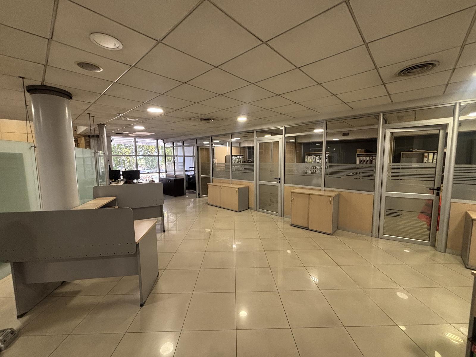 Boxes oficina primer piso