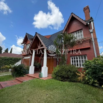 Casa 5 Ambientes a la Venta en El Palomar
