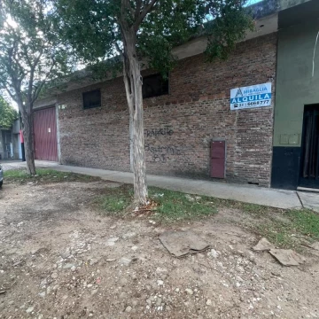 Galpón de 200 m2 a metros de la Avenida Ov Lagos