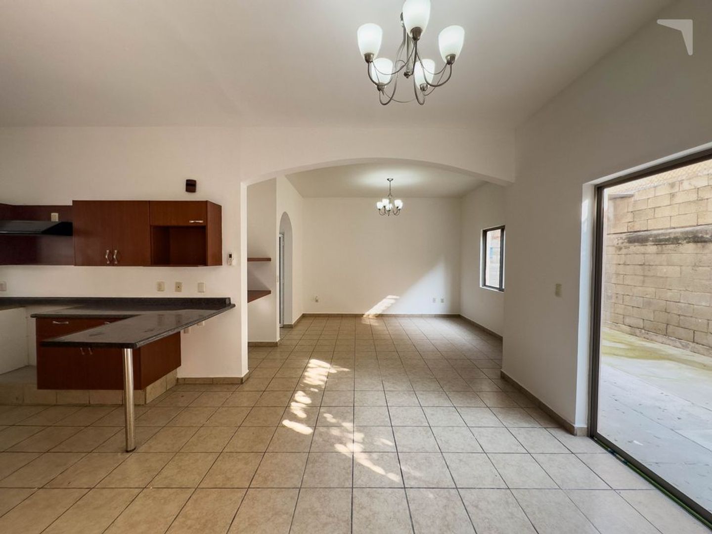 irwvQva-l.jpg