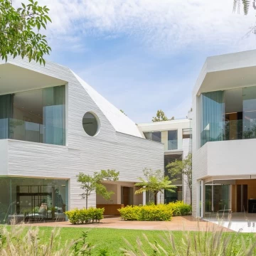 Residencia en venta frente al campo de golf Las Lomas