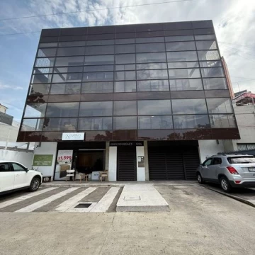Edificio en venta sobre Av. Circunvalación en Lomas del Country, Guadalajara