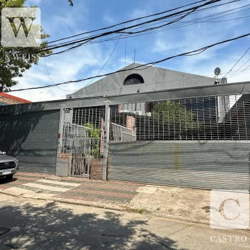 Depósito con oficinas con excelente ubicación