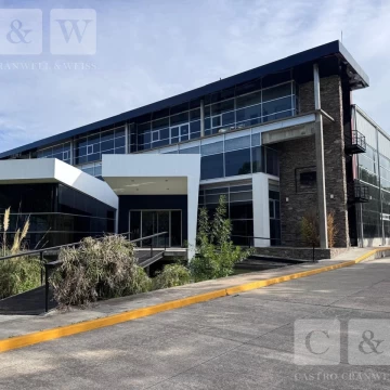 Planta Industrial  con Oficinas, Comedor, Showroom, Salón de Eventos en Venta
