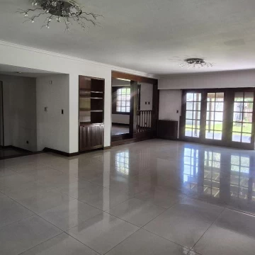 venta casa  5 ambientes en  Villa Morra I, Pilar