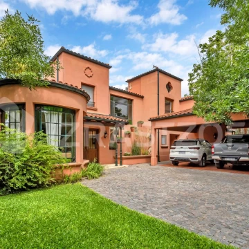 Casa en venta en Ayres de Pilar 4 dormitorios, jardin y pileta