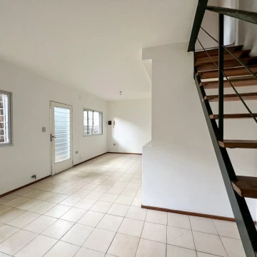 9 de Julio 4300 - Departamento dúplex de 2 dormitorios en Echesortu