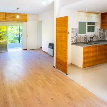 Casa de 3 dormitorios en planta alta en Virasoro 2112