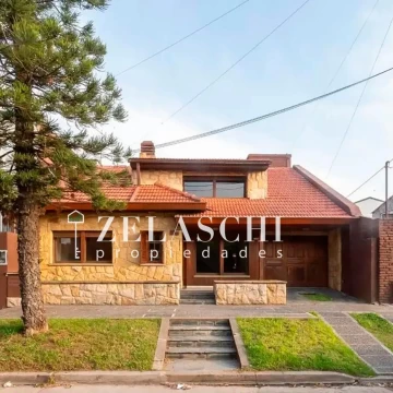 Casa en venta: calle Curtis, Ciudad Jardín Lomas del Palomar 