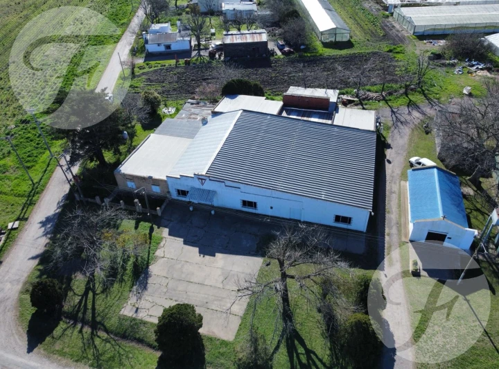 Casa en esquina en venta en San Pedro – Paraje Tablas – lote de 1800 m² sobre pavimento - Permuta