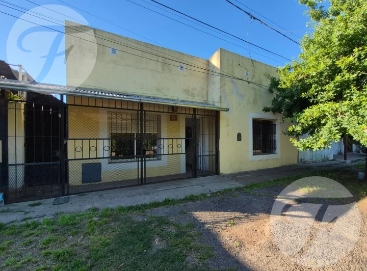 Viví Río Tala – Casa con gran parque y galería social