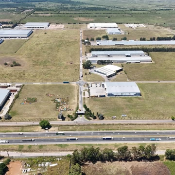 Lote Industrial de 48800 m2 en Venta en Parque Industrial Campana