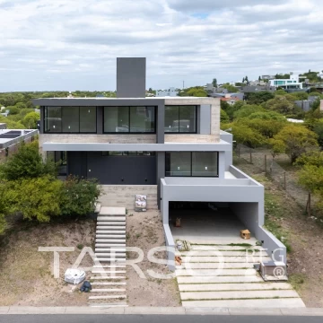 CASA EN VENTA EN LA PANKANA - A ESTRENAR - 3 DORMITORIOS - WARCALDE